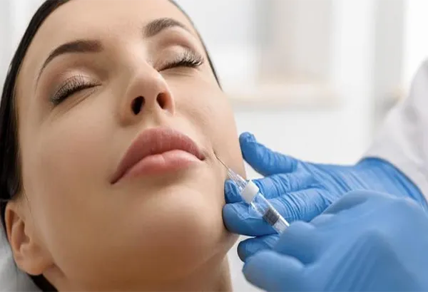 Tiêm filler rãnh cười có nguy hiểm không?